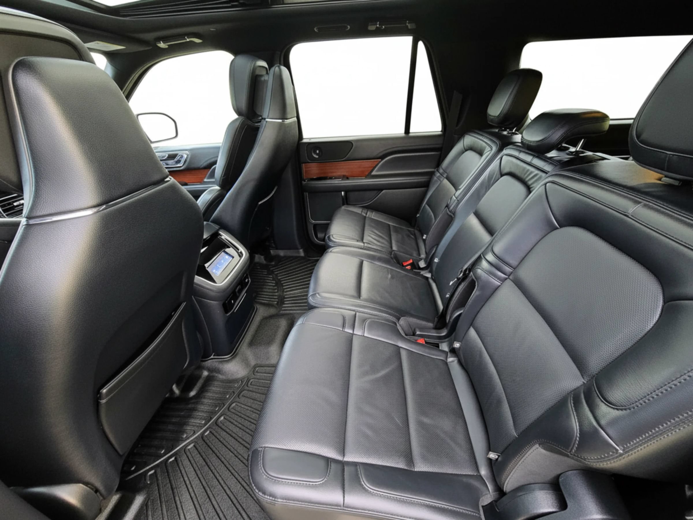 Used 2023 Lincoln Navigator L Reserve RWD image 10