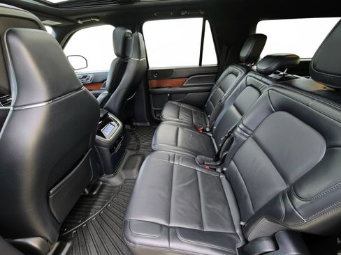 Used 2023 Lincoln Navigator L Reserve RWD image 10
