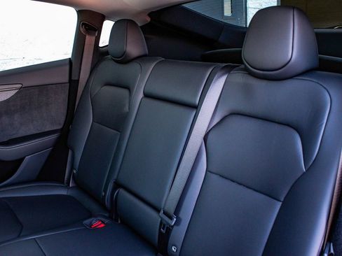 Used 2026 Tesla Model Y Long Range image 32