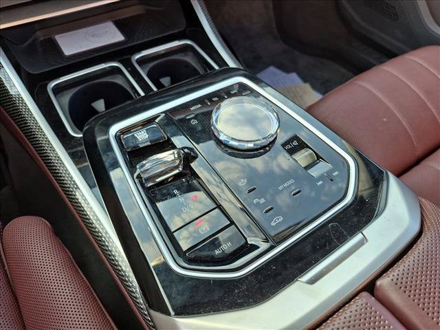 Used 2023 BMW 760i xDrive w/ Luxury Rear Seating Package AWD/4WD image 10