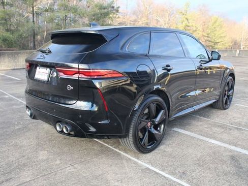 Used 2023 Jaguar F-PACE SVR image 2