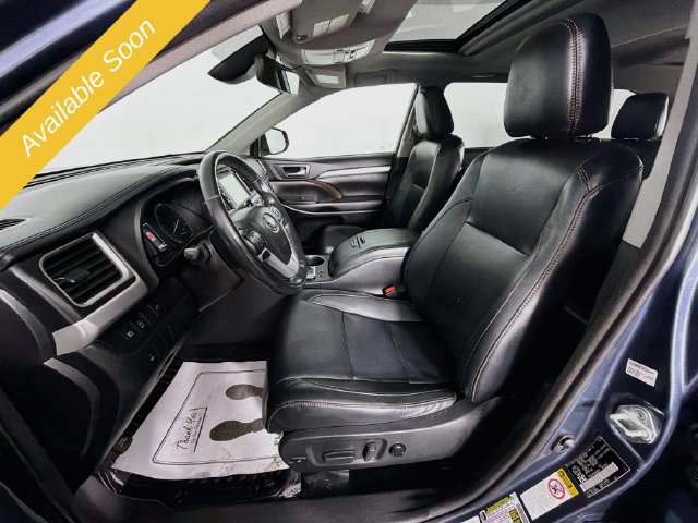 Used 2018 Toyota Highlander XLE AWD/4WD image 19