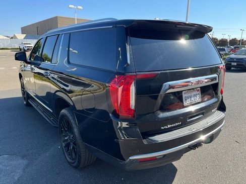 Used 2022 GMC Yukon XL SLT w/ SLT Premium Package AWD/4WD image 5