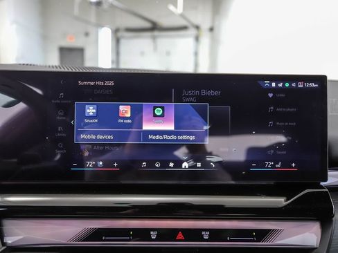 Used 2026 BMW 550e xDrive image 18