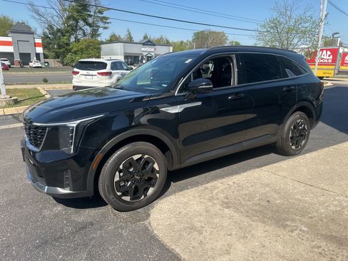 Used 2024 Kia Sorento S AWD/4WD image 9