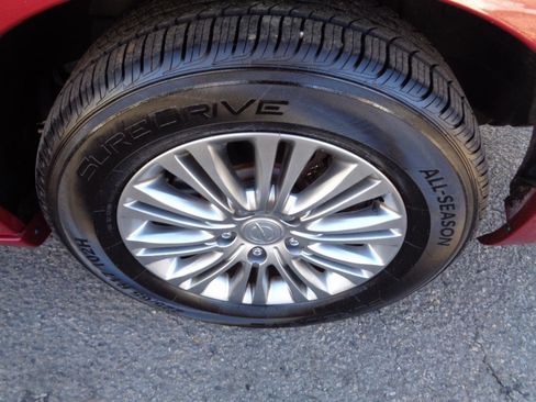 Used 2016 Chrysler Town & Country Touring-L image 53