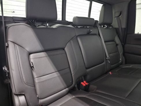 Used 2022 GMC Sierra 3500 Denali w/ Denali Ultimate Package image 16