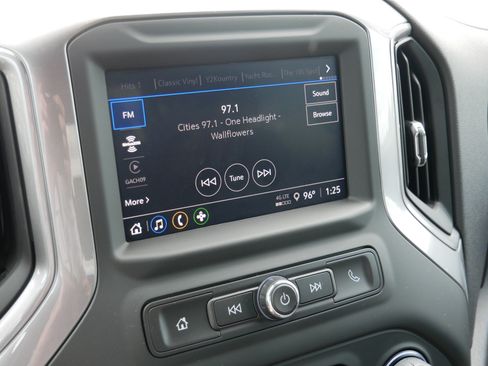 Used 2024 Chevrolet Silverado 1500 Custom Trail Boss w/ Turbomax Blackout Package AWD/4WD image 21
