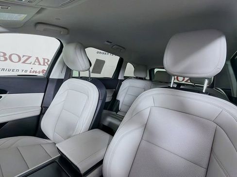 New 2026 Lincoln Nautilus Premier AWD/4WD image 24