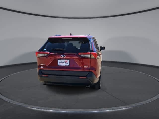 Used 2021 Toyota RAV4 XLE Premium FWD image 7