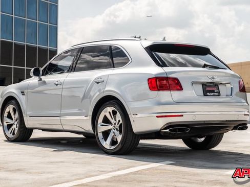 Used 2017 Bentley Bentayga AWD/4WD image 7