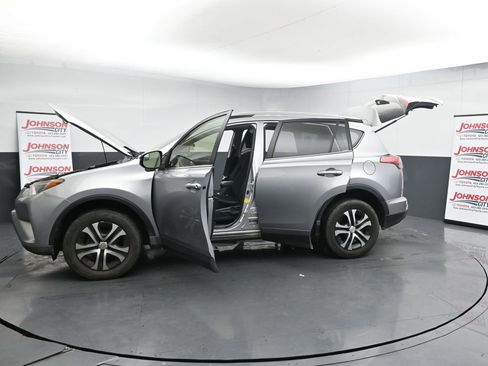 Used 2018 Toyota RAV4 LE image 28