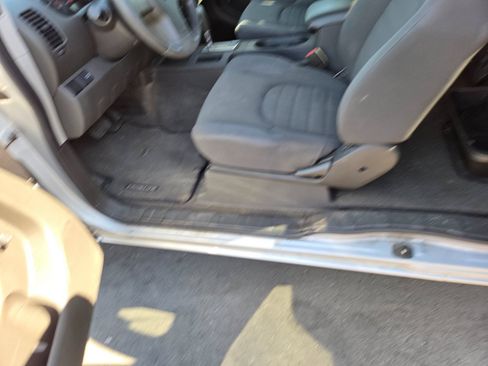 Used 2006 Nissan Frontier XE w/ (G01) XE Preferred Pkg RWD image 8