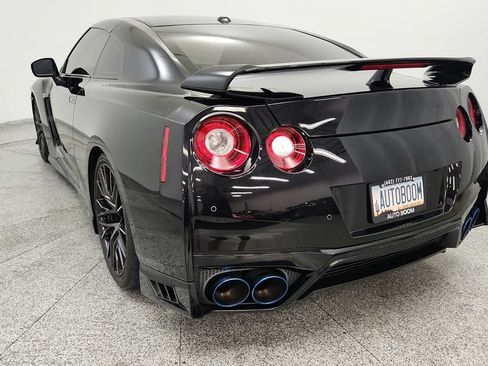 Used 2020 Nissan GT-R Premium w/ Premium Interior Package AWD/4WD image 20