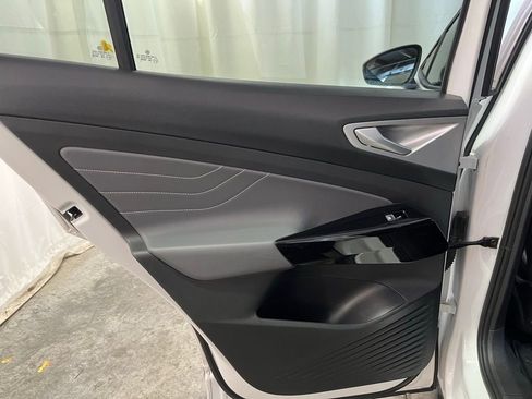 Used 2023 Volkswagen ID.4 Pro S image 21