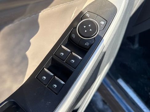 Used 2021 Ford Explorer Limited w/ Equipment Group 301A image 16