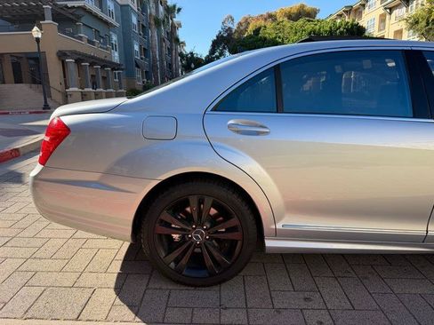 Used 2010 Mercedes-Benz S 550 image 24
