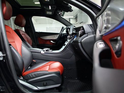 Used 2019 Mercedes-Benz GLC 300 4MATIC Coupe image 24