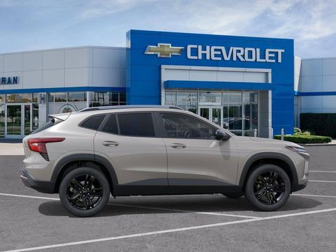 New 2026 Chevrolet Trax ACTIV w/ Sunroof Package FWD image 5
