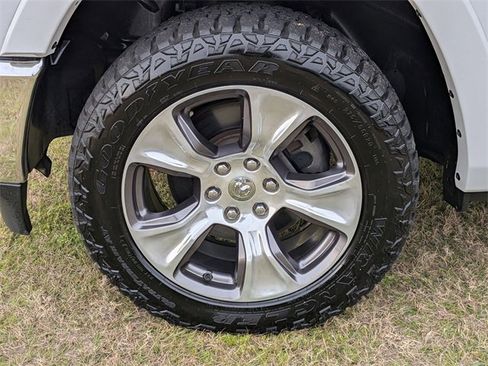 Used 2021 RAM 1500 Laramie image 10