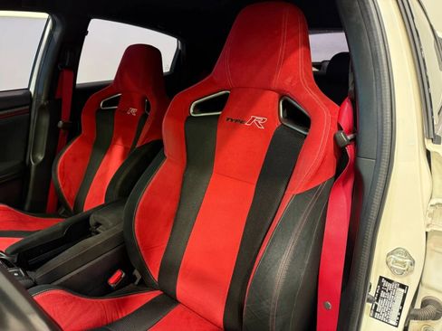 Used 2019 Honda Civic Type R image 22