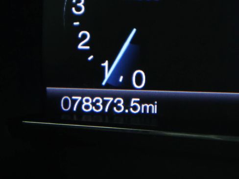 Used 2019 Ford Explorer XLT w/ Equipment Group 202A image 30