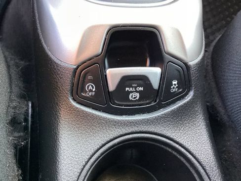 Used 2018 Jeep Compass Latitude w/ Cold Weather Group AWD/4WD image 26