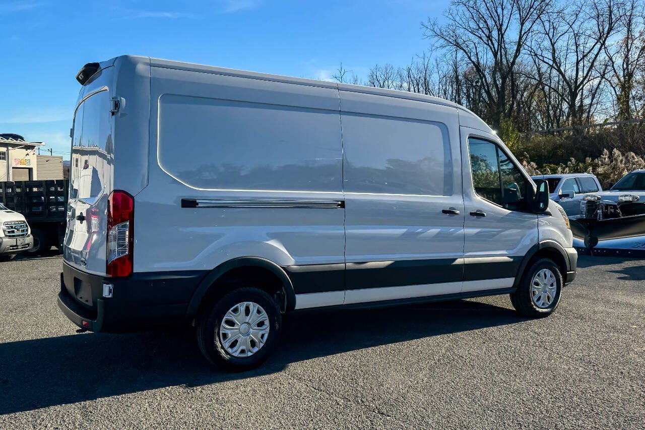Used 2023 Ford E-Transit Medium Roof RWD image 3