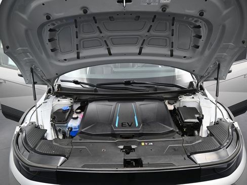 Used 2024 Hyundai Ioniq 5 SE RWD image 39