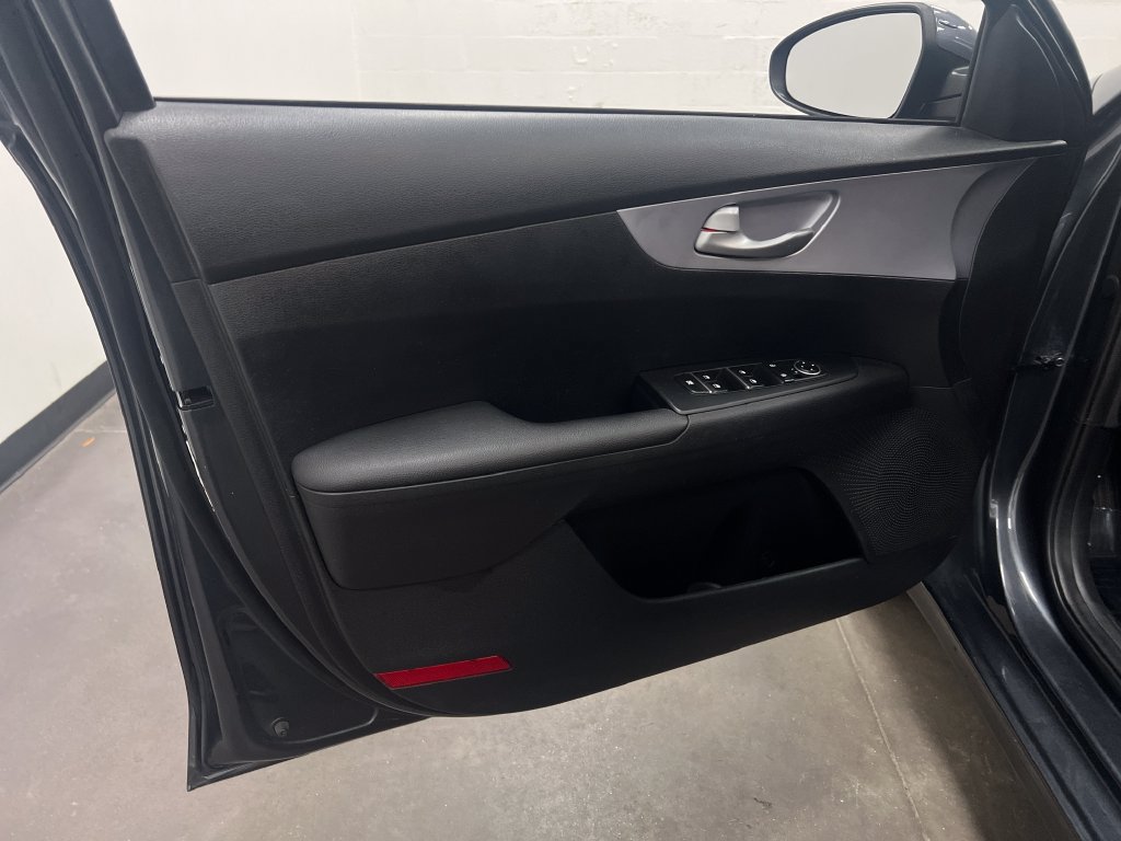Used 2024 Kia Forte LXS FWD image 11