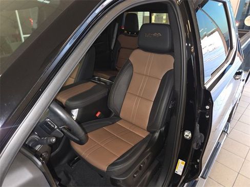 Used 2025 Chevrolet Silverado 1500 High Country w/ High Country Premium Package image 11