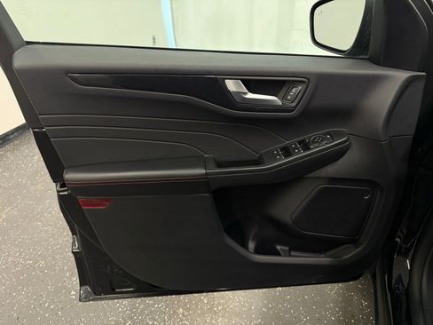 Used 2025 Ford Escape ST-Line image 9