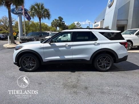 New 2026 Ford Explorer ST-Line RWD image 4