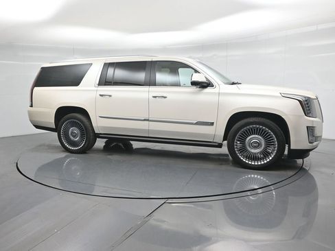 Used 2015 Cadillac Escalade ESV Platinum image 27