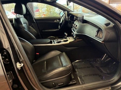 Used 2022 Kia Stinger GT1 RWD image 27