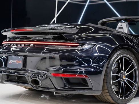 Used 2022 Porsche 911 Turbo image 18