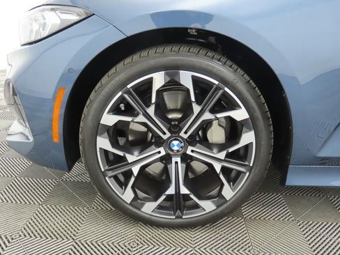 Certified 2025 BMW 330i Sedan w/ Premium Package image 29