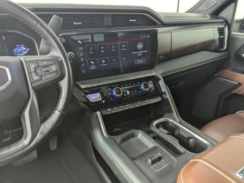 Used 2024 GMC Sierra 2500 Denali Ultimate AWD/4WD image 13