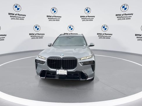 Used 2024 BMW X7 xDrive40i w/ M Sport Package AWD/4WD image 3