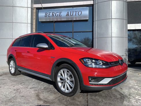 Used 2019 Volkswagen Golf Alltrack SE image 1
