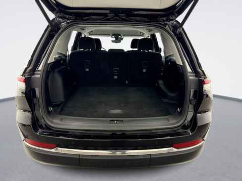 Used 2022 Jeep Grand Cherokee Laredo w/ Luxury Tech Group I image 21