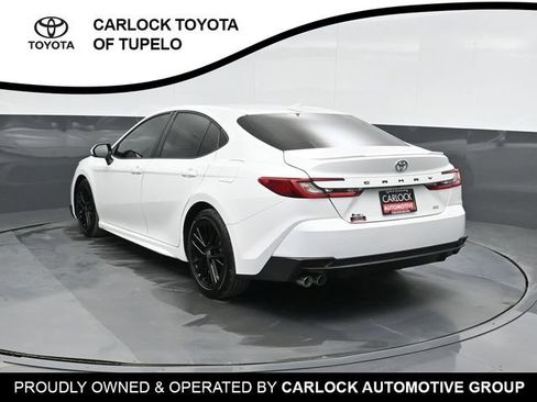 Used 2025 Toyota Camry SE FWD image 11