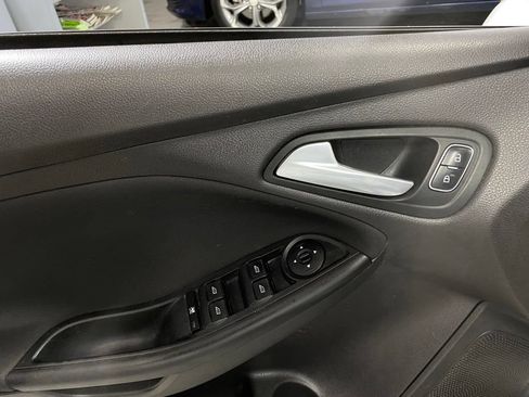 Used 2015 Ford Focus SE FWD image 13