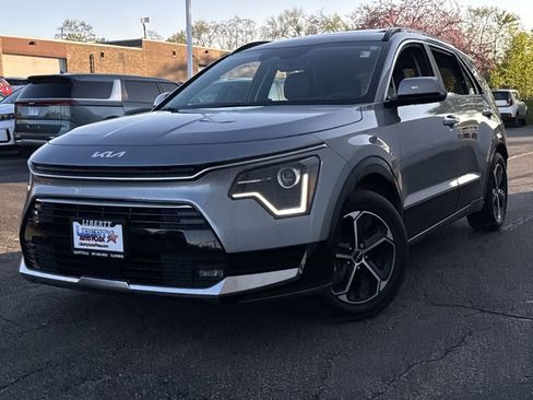 New 2025 Kia Niro SX image 32