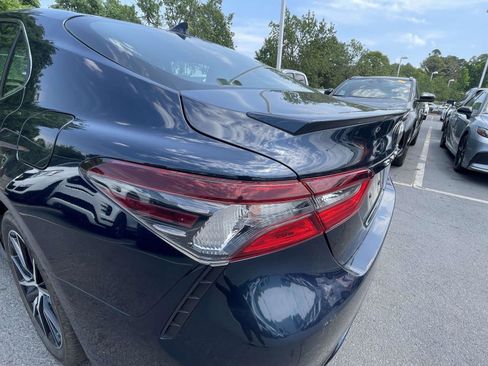 Used 2021 Toyota Camry SE w/ Convenience Package FWD image 11