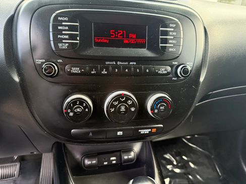 Used 2016 Kia Soul FWD image 30