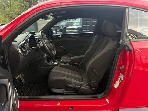 Used 2013 Volkswagen Beetle 2.0T FWD image 18