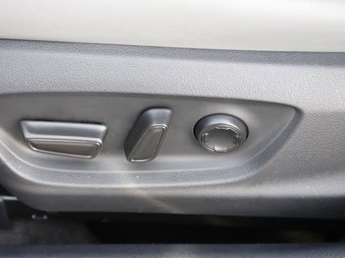 Used 2021 Toyota Avalon Limited w/ Advanced Safety Package image 11