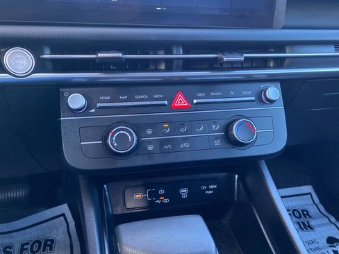 Certified 2025 Hyundai Tucson SE image 17