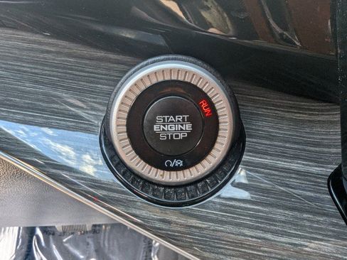Used 2022 Jeep Wagoneer Series II AWD/4WD image 18